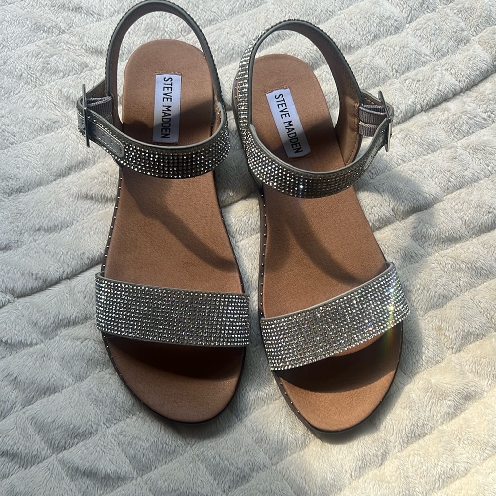New Steve Madden sandals
